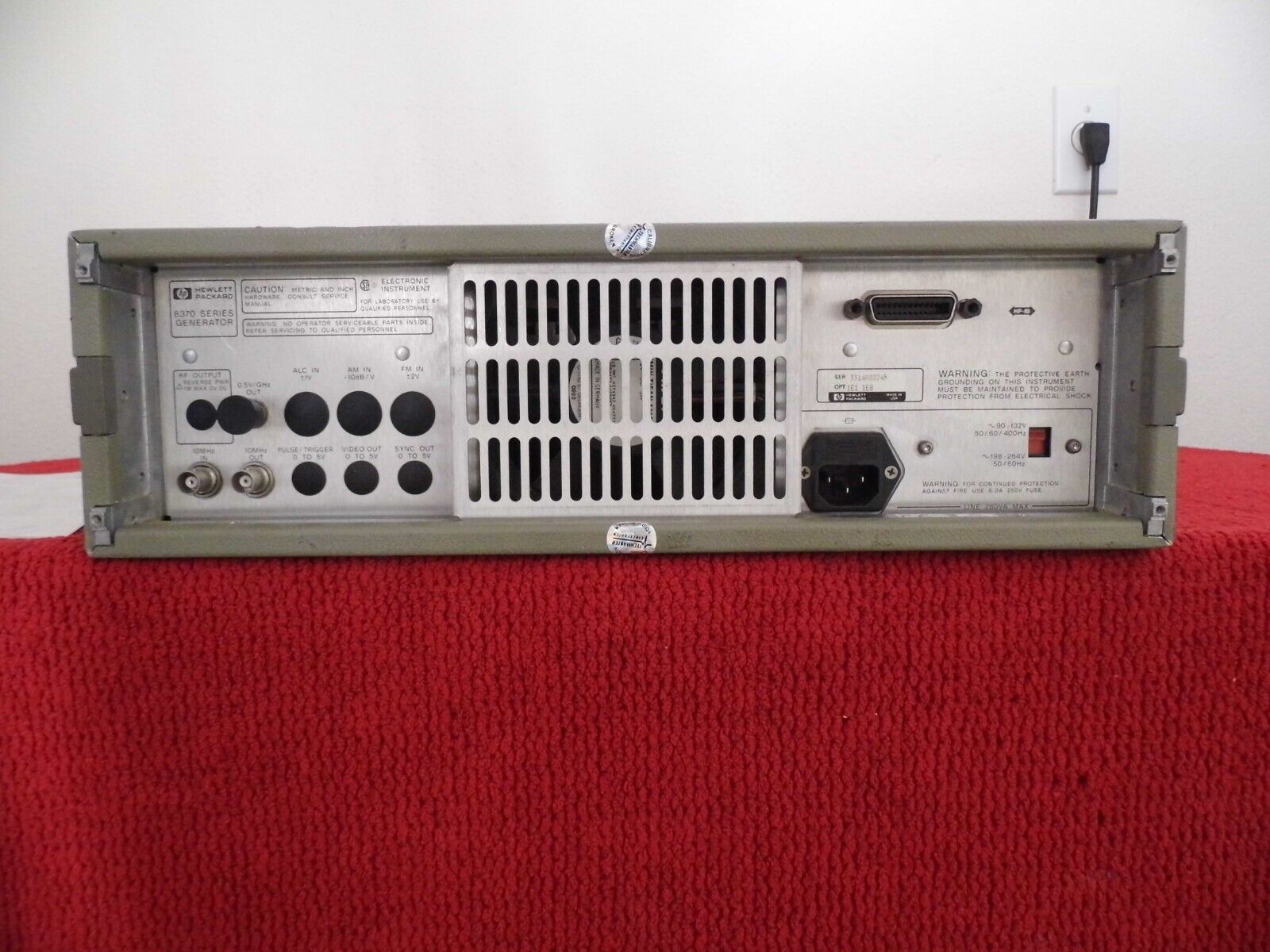 Agilent HP 83732A Synthesized Signal Generator,10Mhz-20GHz w/1E1/1E8 Agilent HP 83732A Synthesized Signal Generator,10Mhz-20GHz w/1E1/1E8